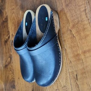Lotta's leather clogs size 40